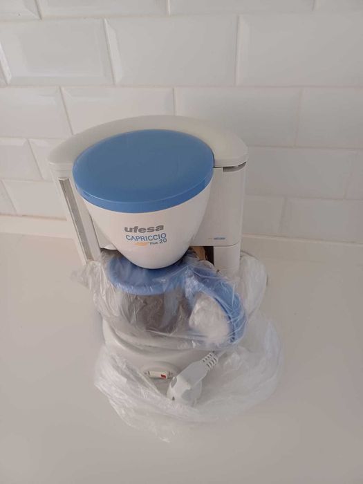 Máquina de Café Filtro UFESA CG1601 Capriccio - Nova
