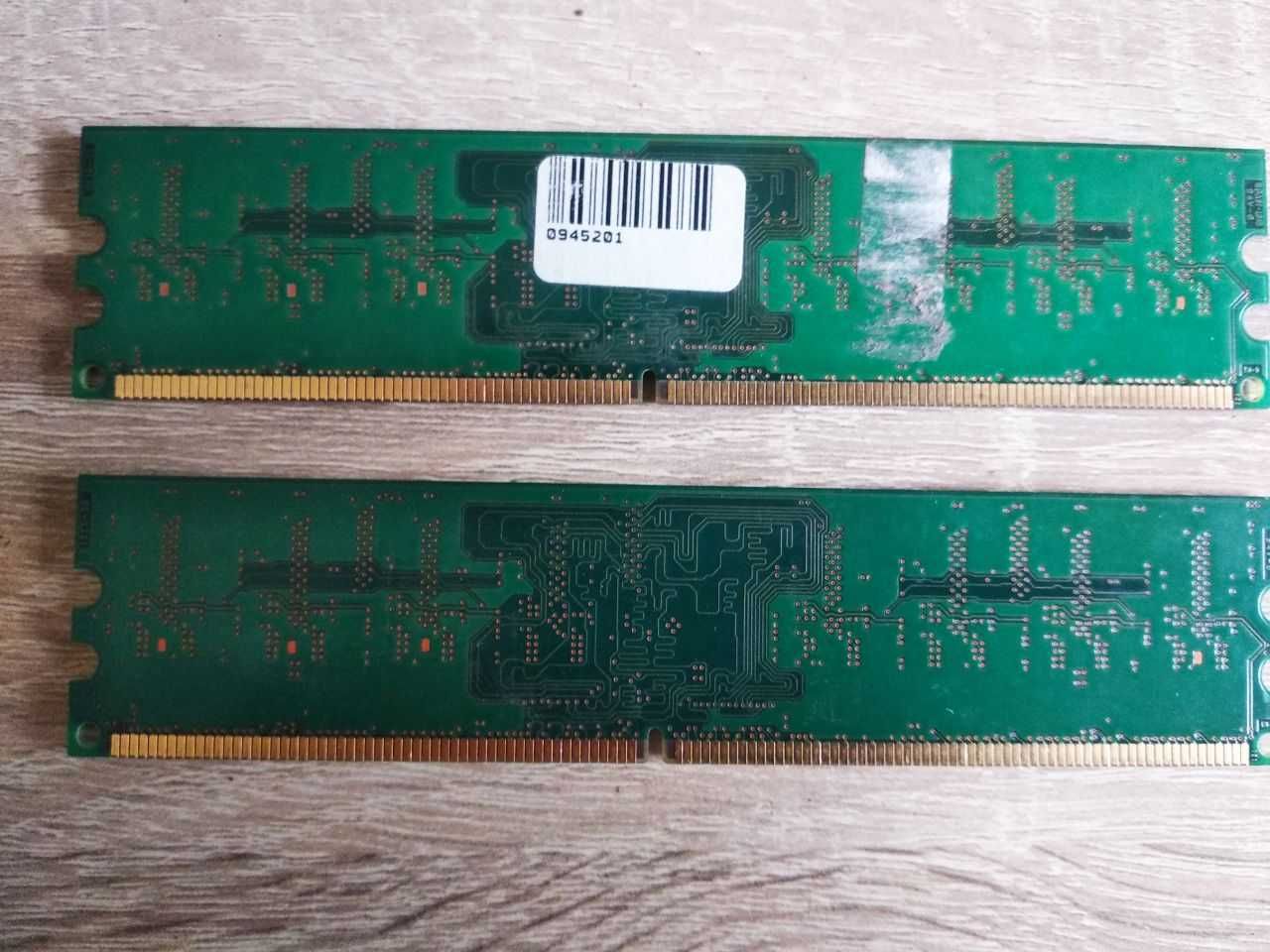 Продам 2 штуки оперативной памяти Hynix HYMP112U64CP8-S6 DDR2 1Gb