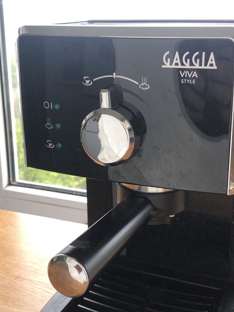 Кавоварка GAGGIA VIVA + металевий темпер, пітчер та розрівнювачь