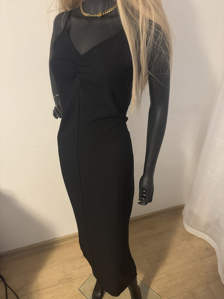 Długa czarna sukienka H&M rozmiar 36 na ramiączkach