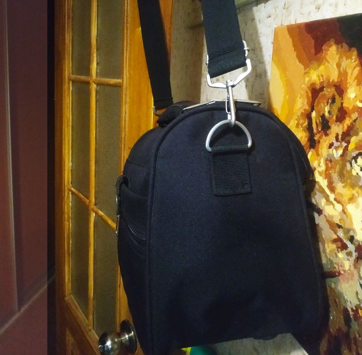 Сумка чемоданчик ручная кладь через плечо.