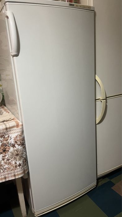 Продам морозильну камеру