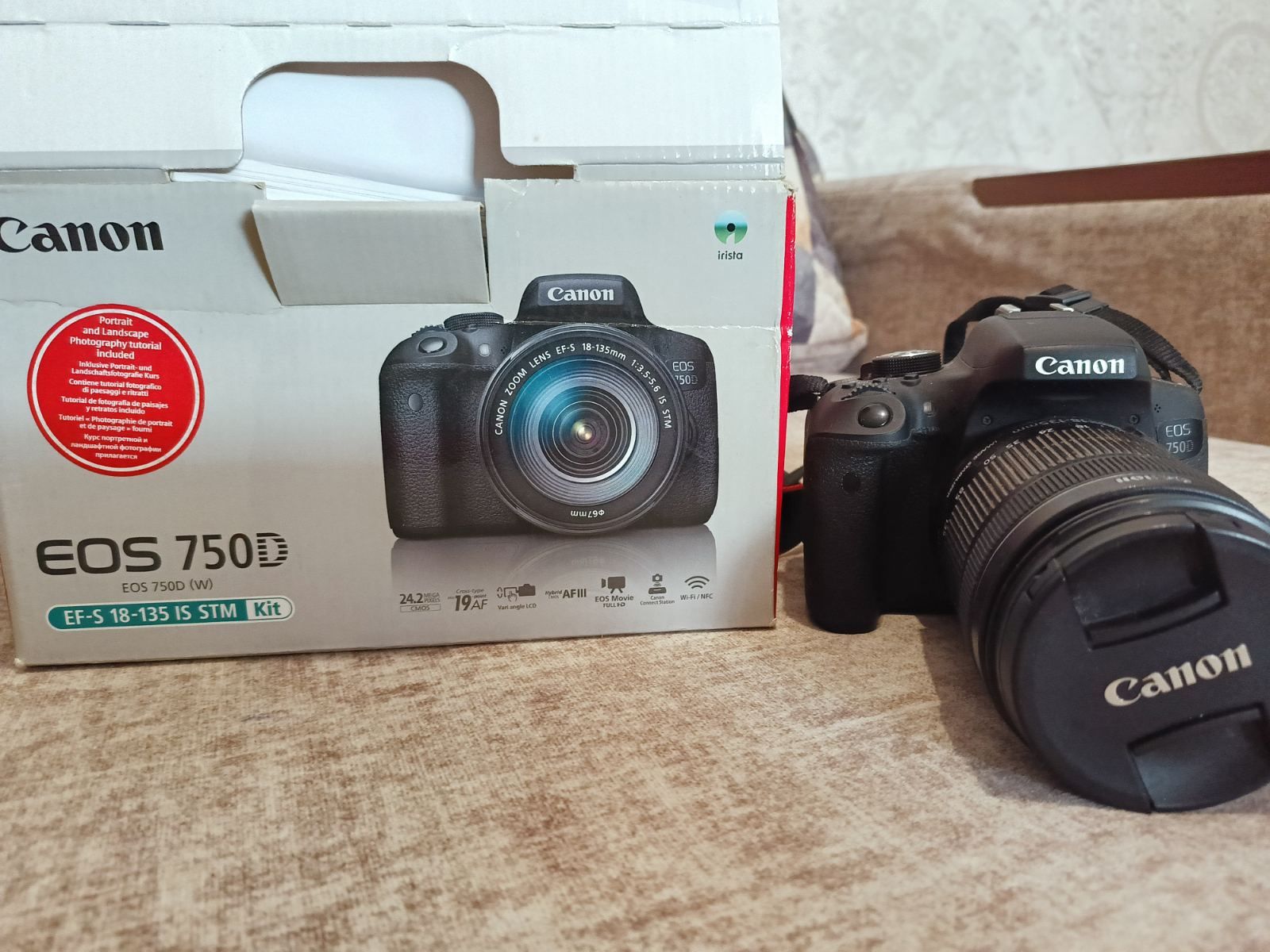 Іотоапарат Canon EOS 750D / 135 об'єктив