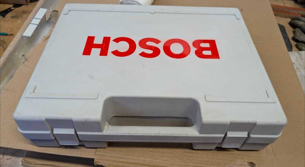 Caixa para  ferramenta/maquinas aparafusadora berbequim BOSCH