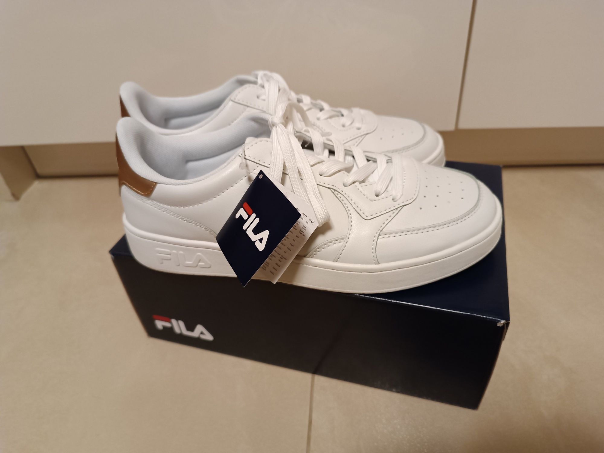 Nowe białe buty sneakersy damskie Fila rozmiar 40