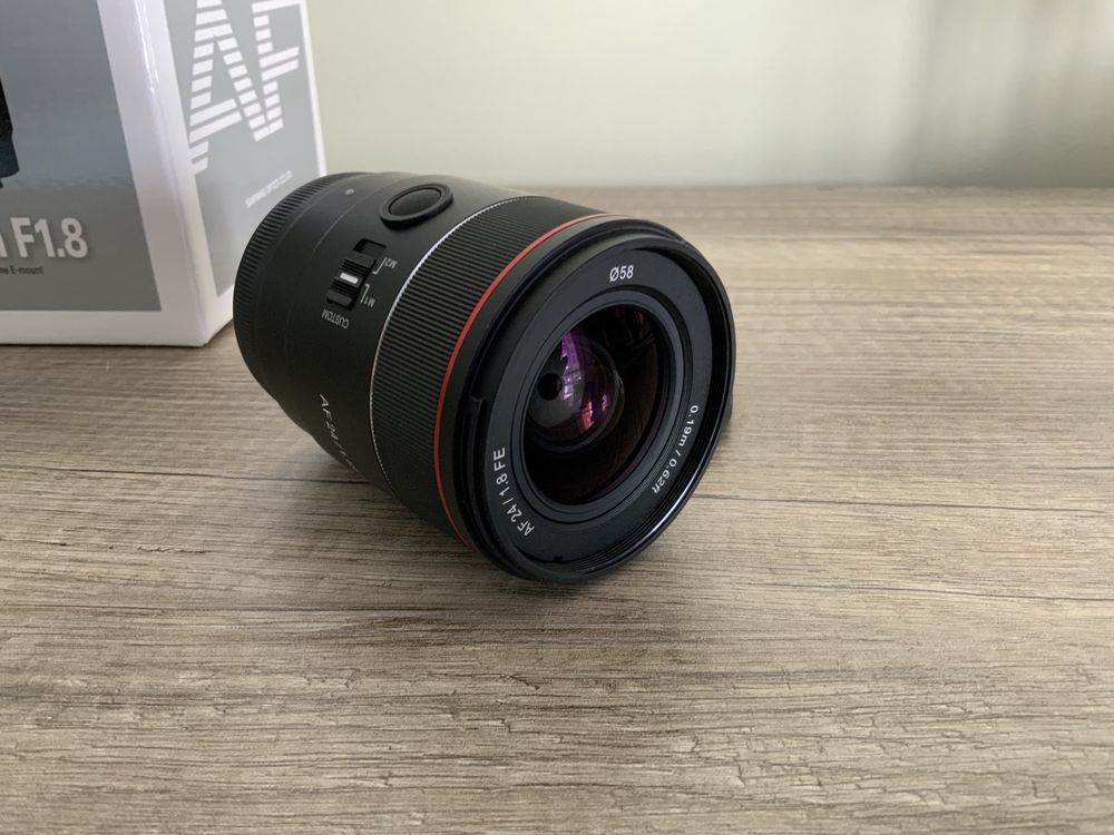 Samyang AF 24 mm F1.8 Sony FE (como nova)