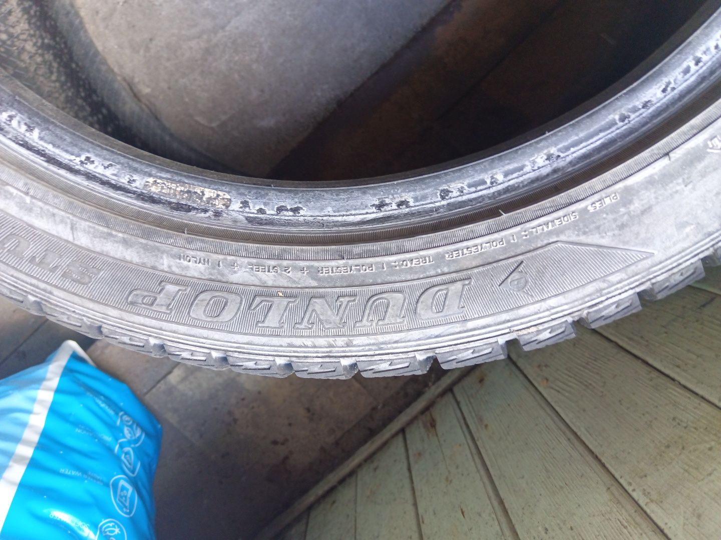 Пара зимових шин Dunlop 225x45 R18 в гарному стані