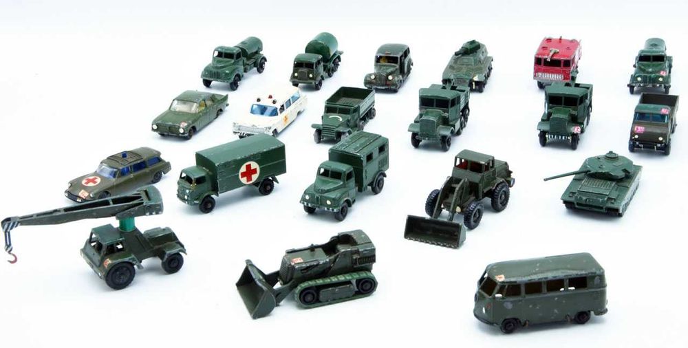 Carrinhos Antigos da minha infância 20 carros militares Lesney anos 60