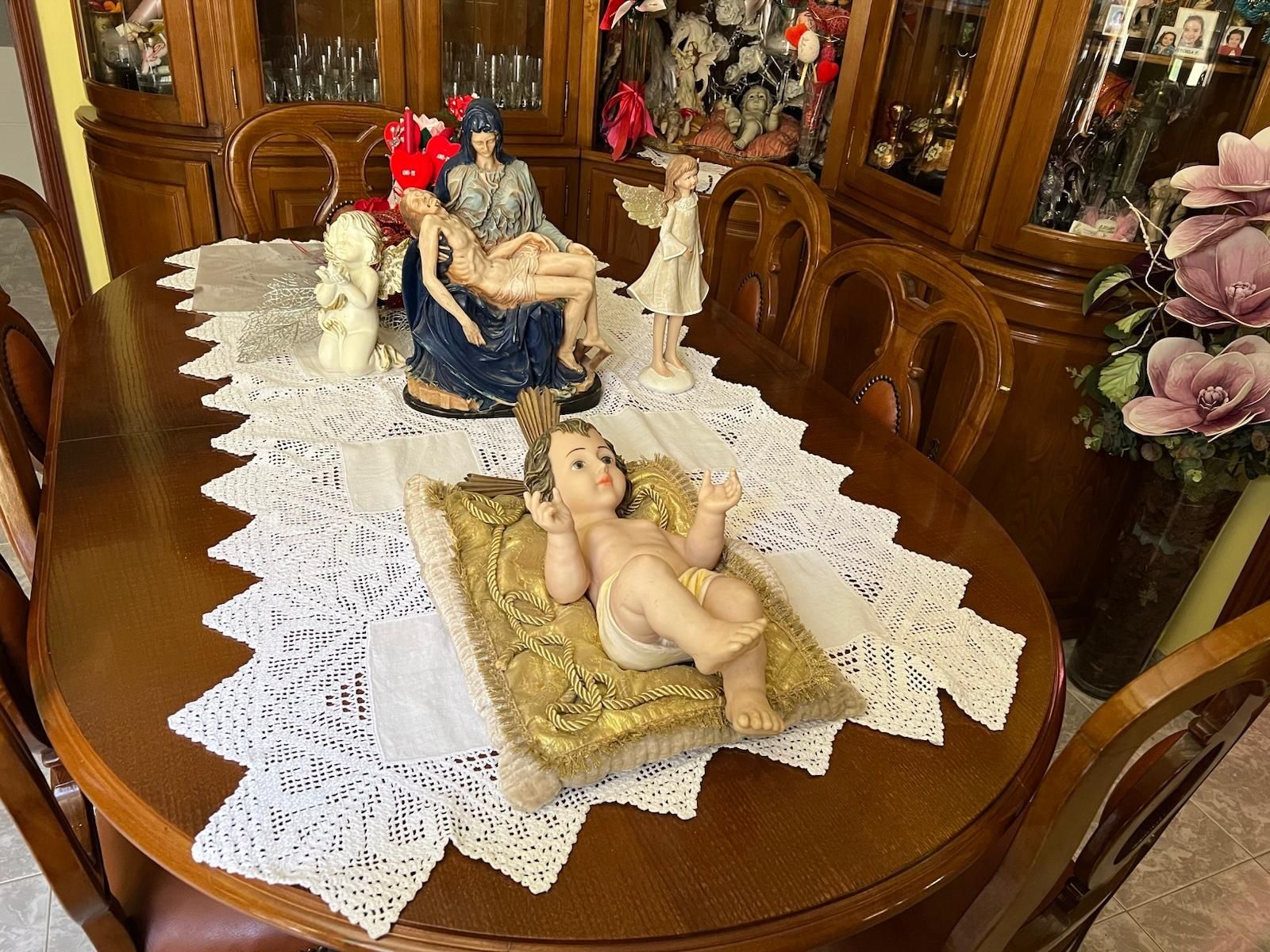 Mobília sala de jantar em pinho maciço (decoração não incluída)