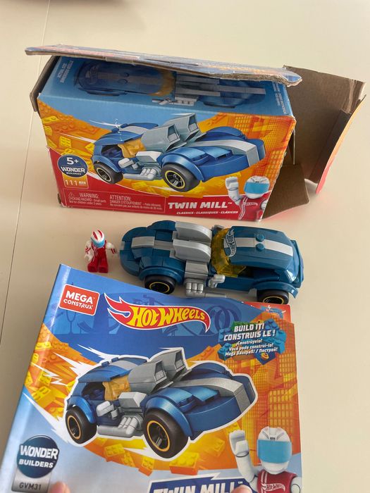 Hot wheels машинка конструктор