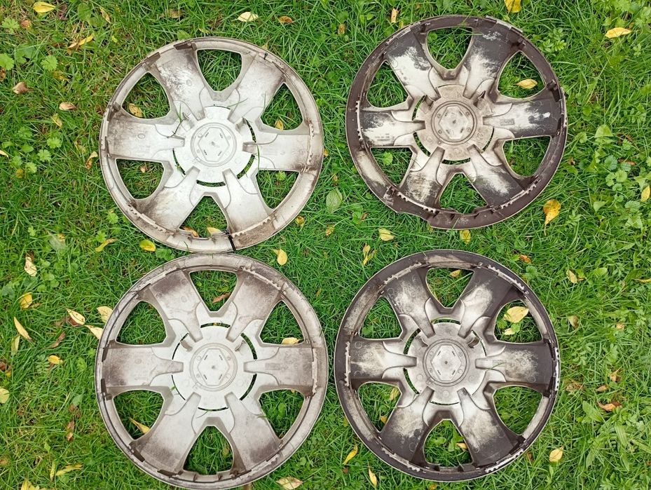 Komplet oryginalnych kołpaków do Mastera 16 cali