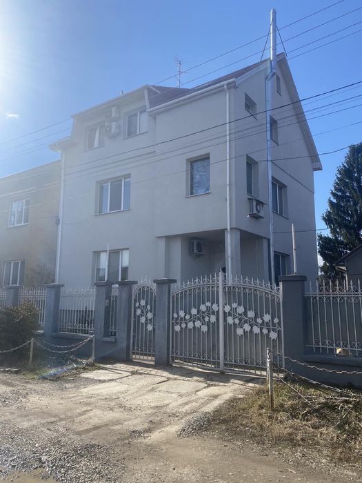 Приватний будинок