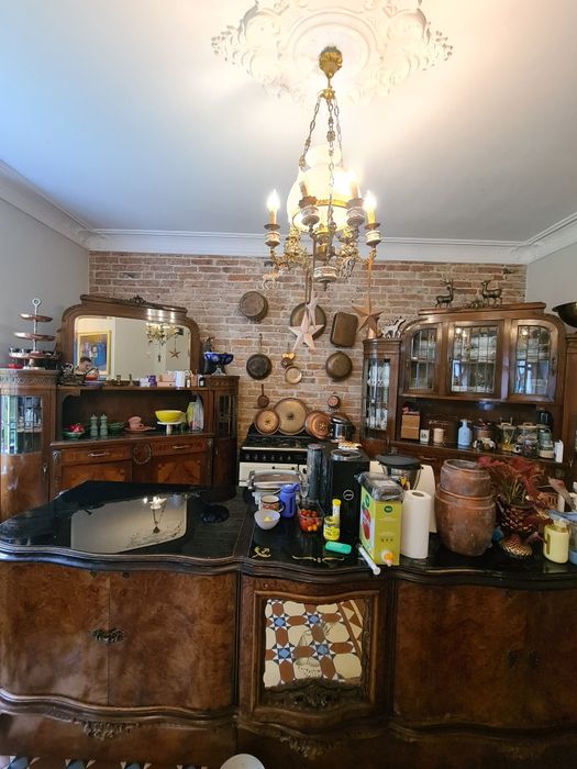 Antyczne meble art déco – dla konesera stylu i duszy wnętrza