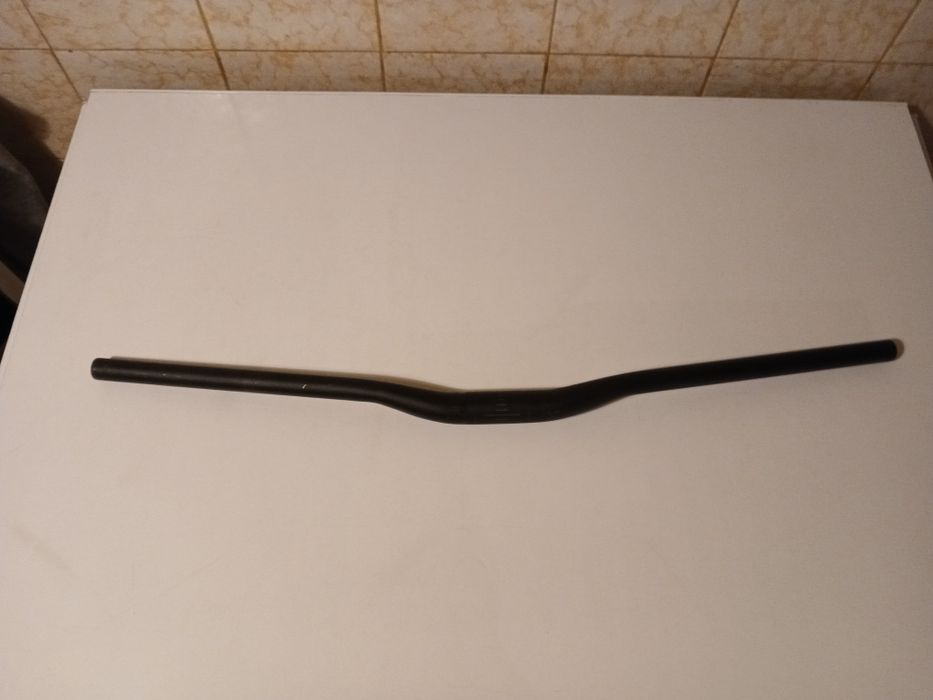 Guiador Giant Contact MTB Riser 31.8 x 780mm