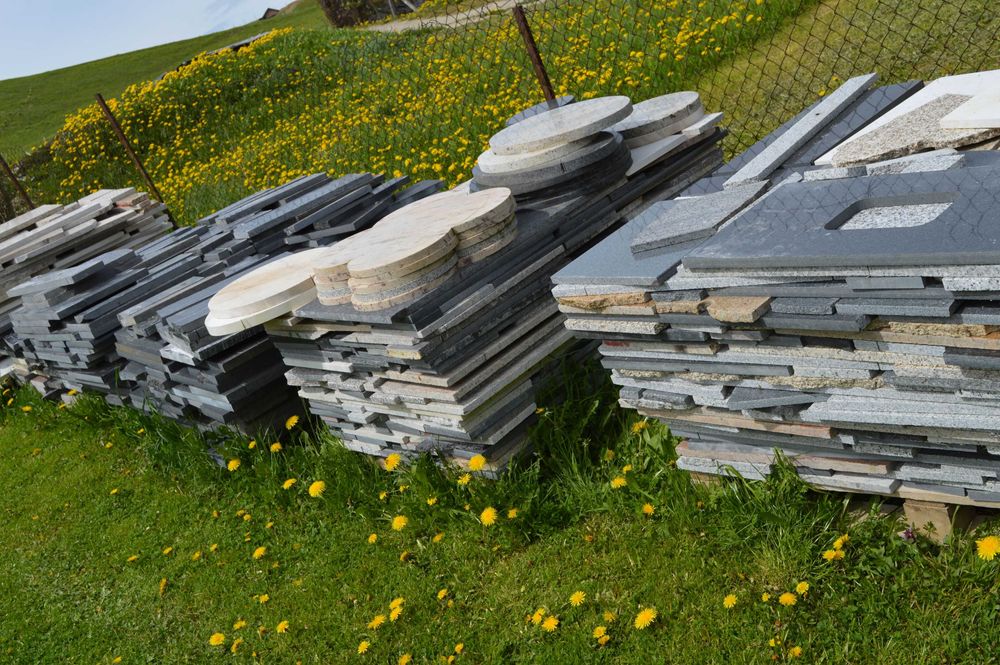 Ścinki płyt granitowych , płyty. 3cm 2cm różne wielkości i kolory