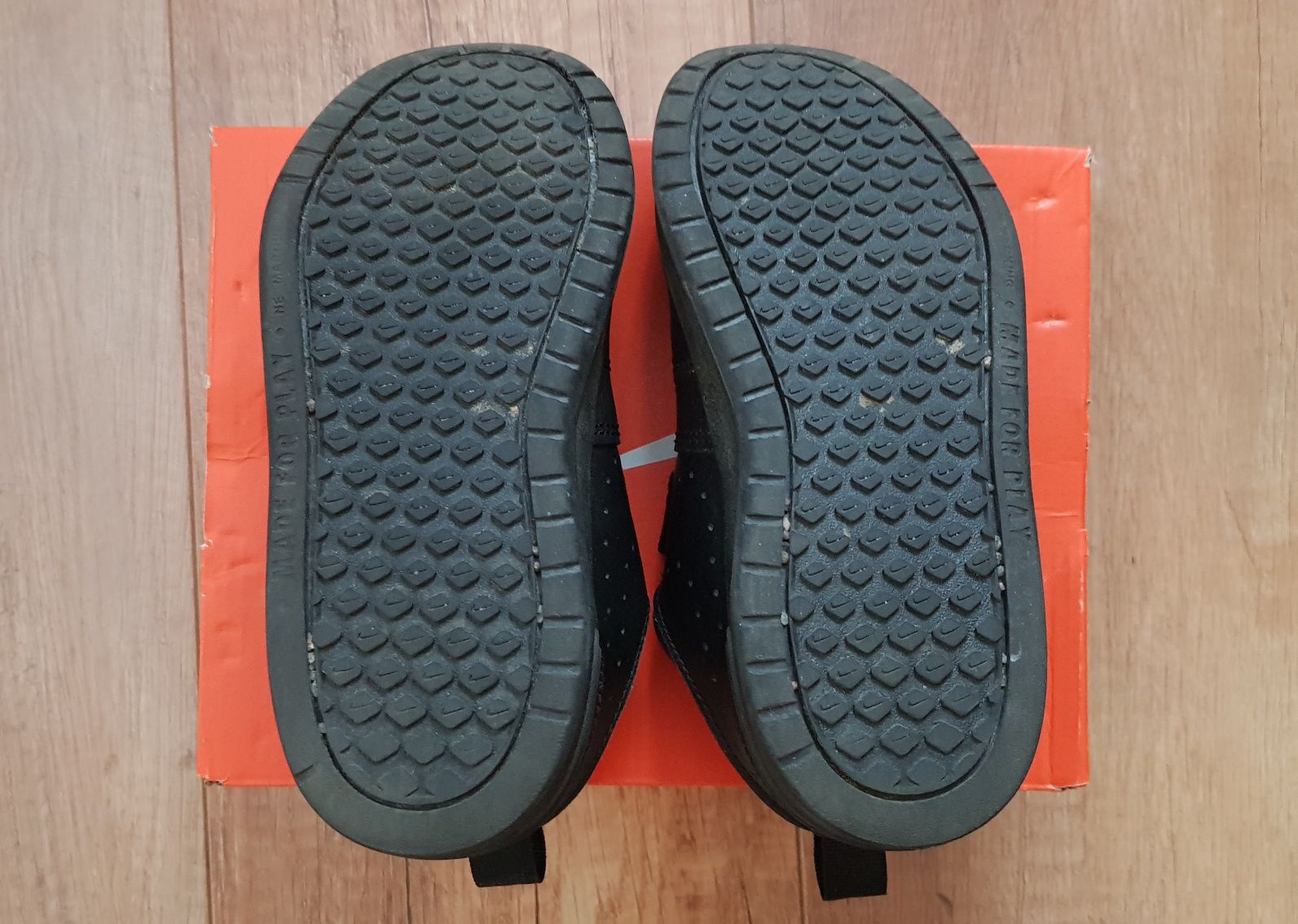 Nike Pico 5 buty dziecięce sportowe 28 czarne na rzep
