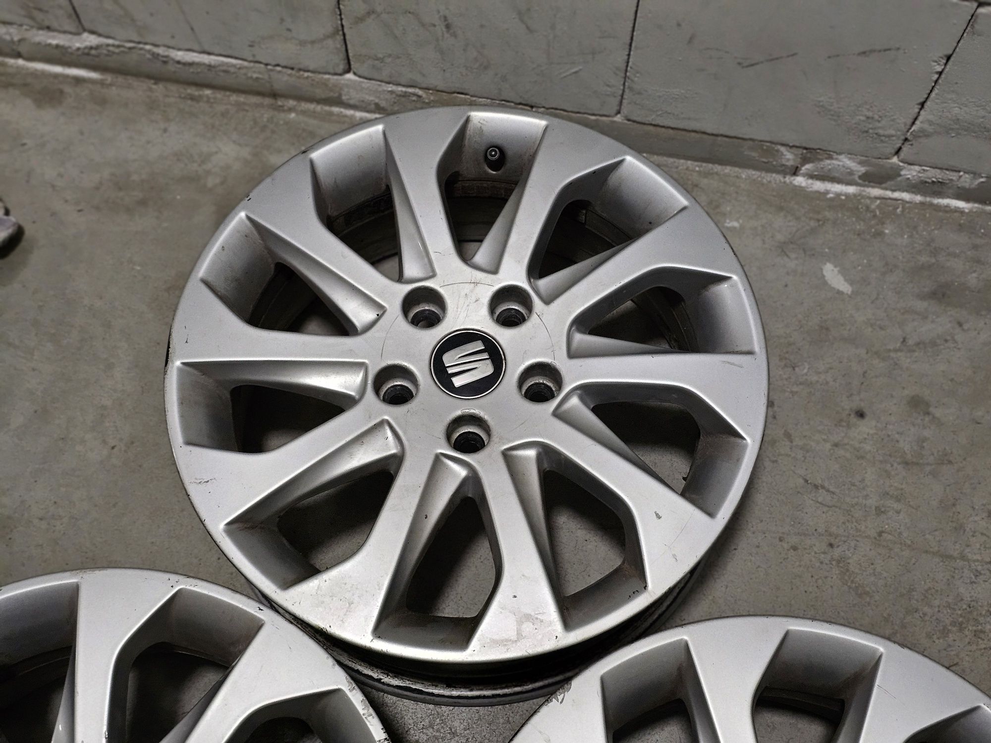 Oryginalne felgi aluminiowe Seat 16 cali 5x112 4 sztuki audi skoda