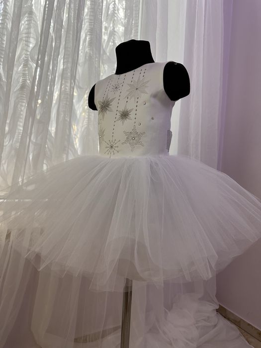 новорічна сукня-сніжинка плаття