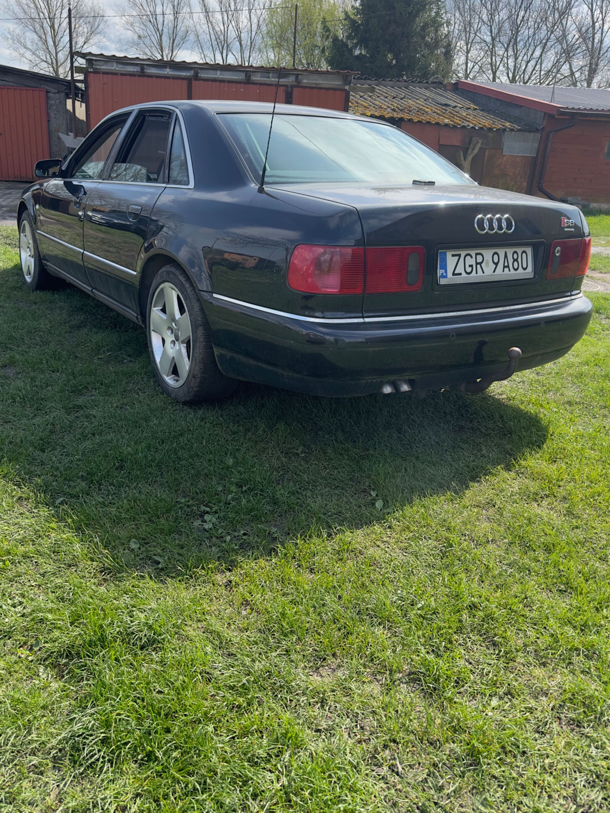 Audi A8 D2 3.3 V8