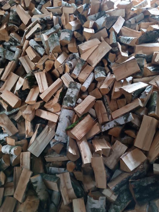 Sprzedam drewno suche  kominkowe gatunek brzoza , łupane