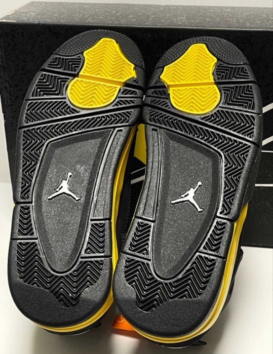 Buty‍ Obuwie sportowe Jordan 4 Retro Thunder Roz.39