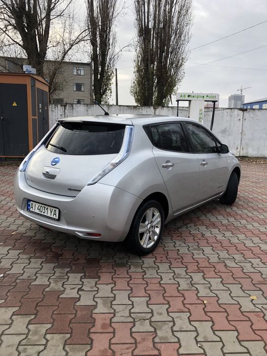 Продам Nissan Leaf 2013