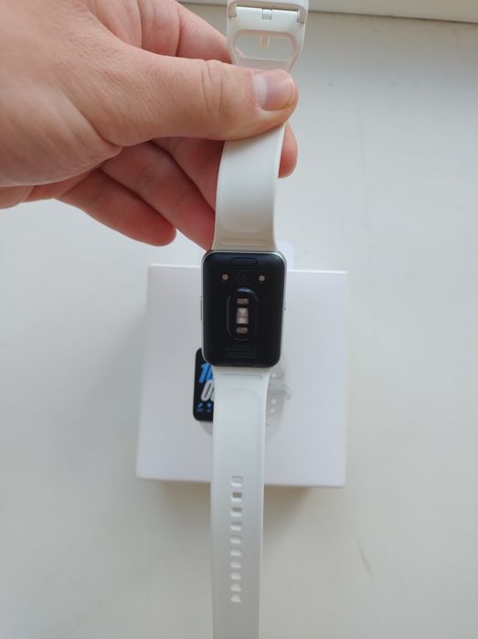 Samsung Galaxy Fit 3  Silver + подарок