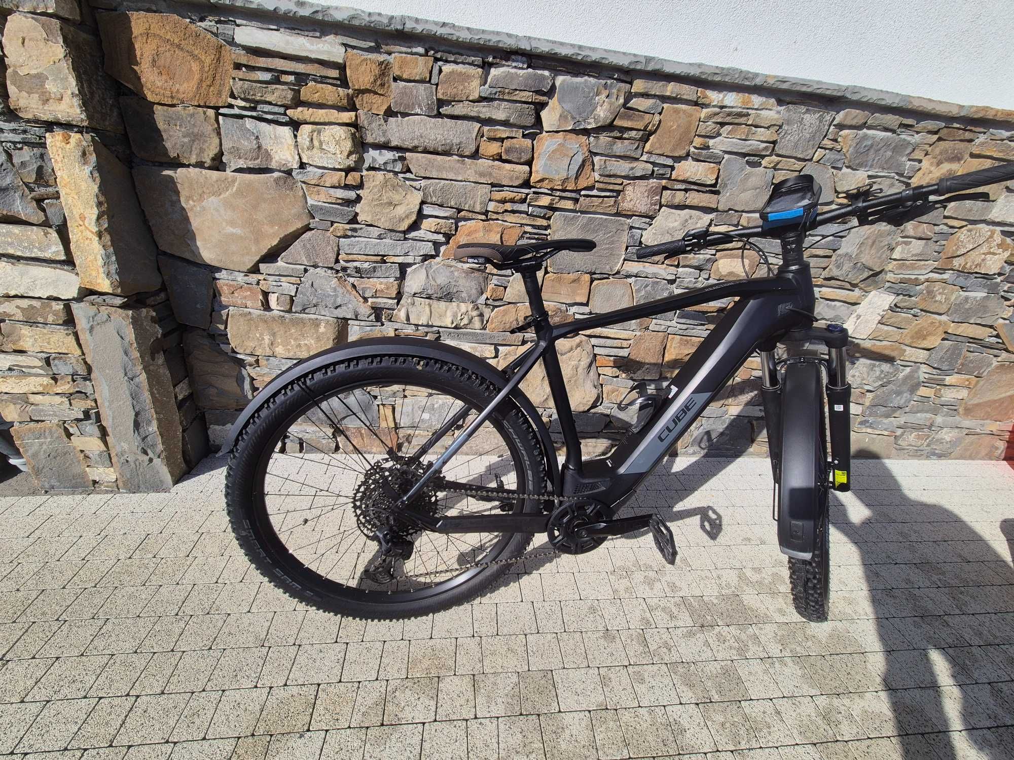 Rower elektryczny CUBE - BOSCH