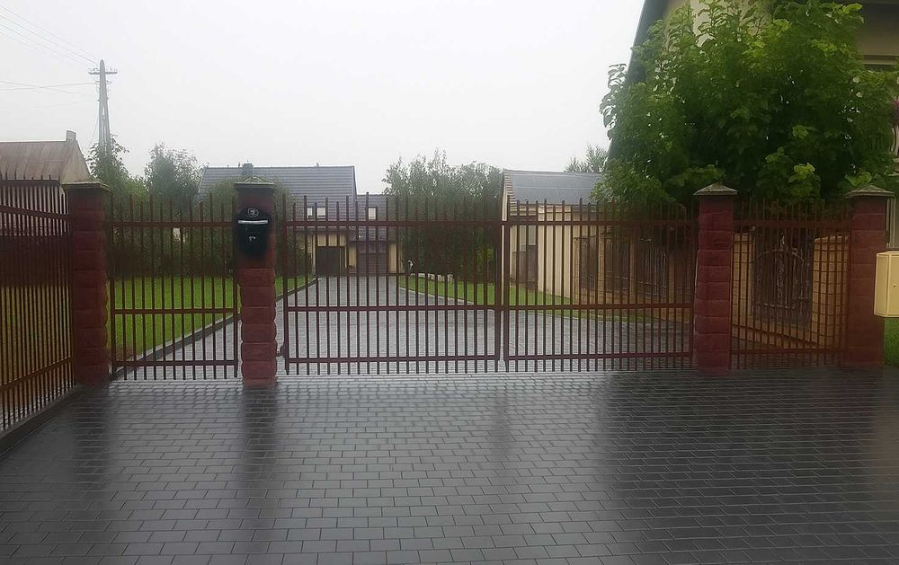 Solidne ogrodzenie metalowe 6x2,5m, łącznie 16m