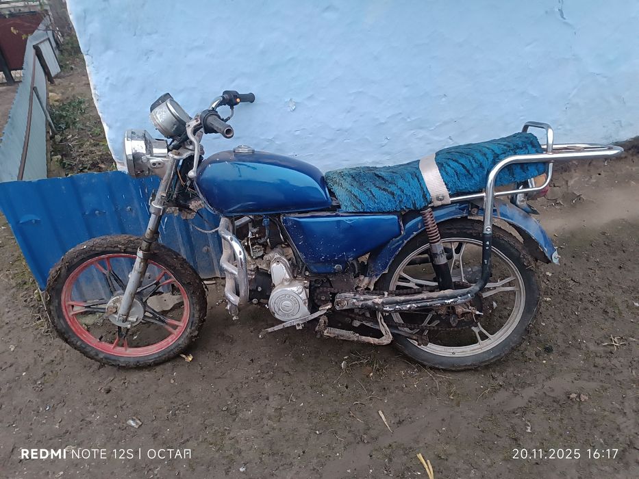 Мопед роюочий но потрібно доробити