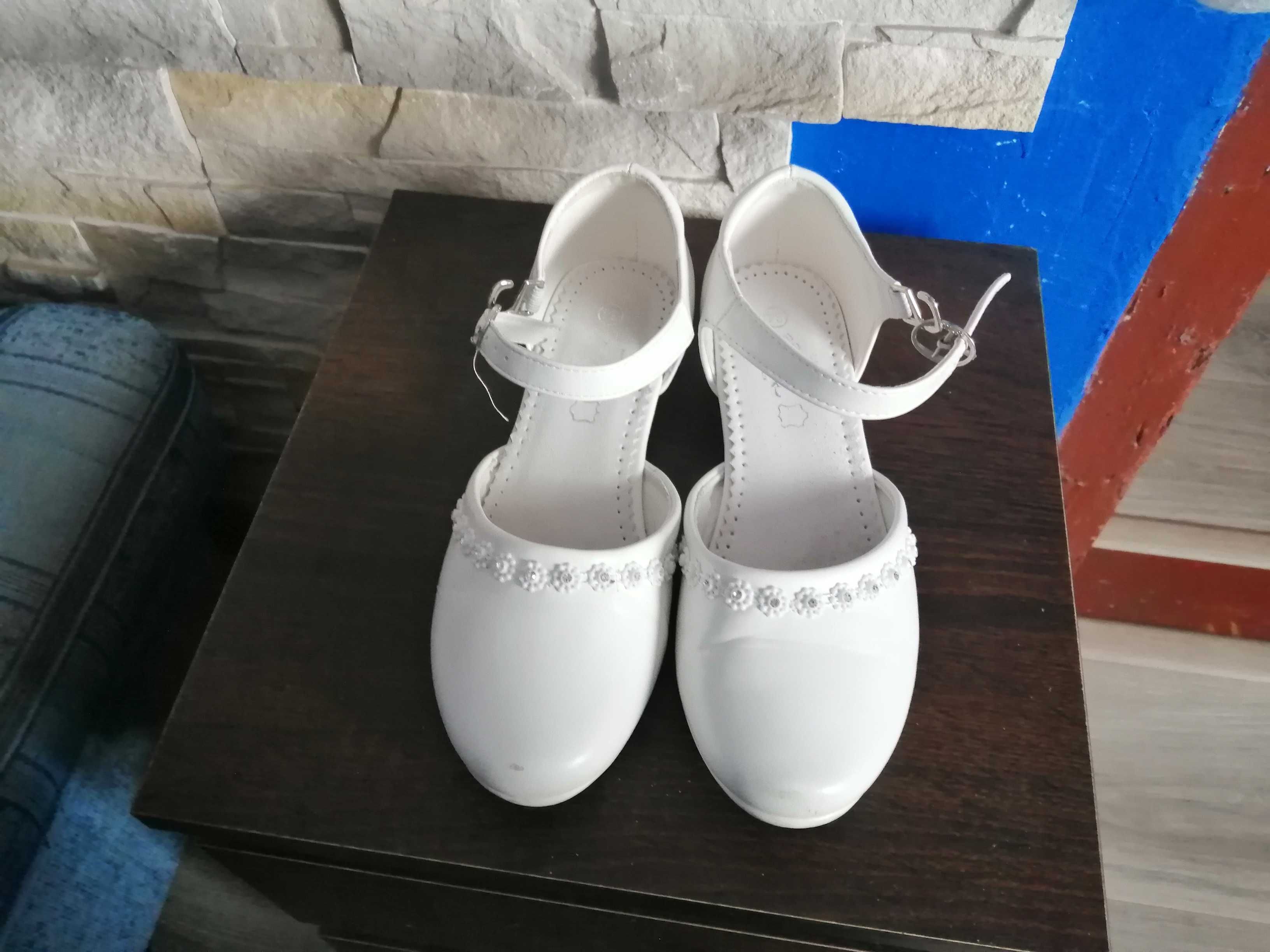 Białe buty roz 34 z Ccc wysyłka gratis