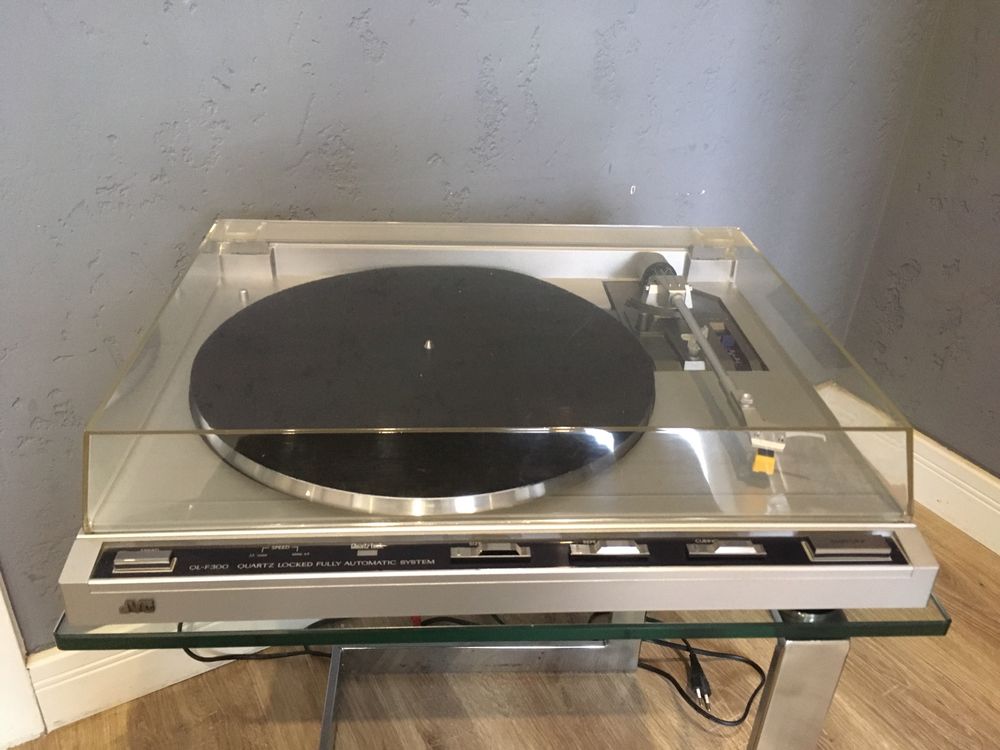 JVC QL-F300 gramofon direct drive automatic