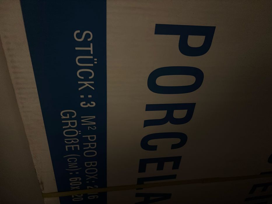 Płytki matowe, białe, gres porcelanowy