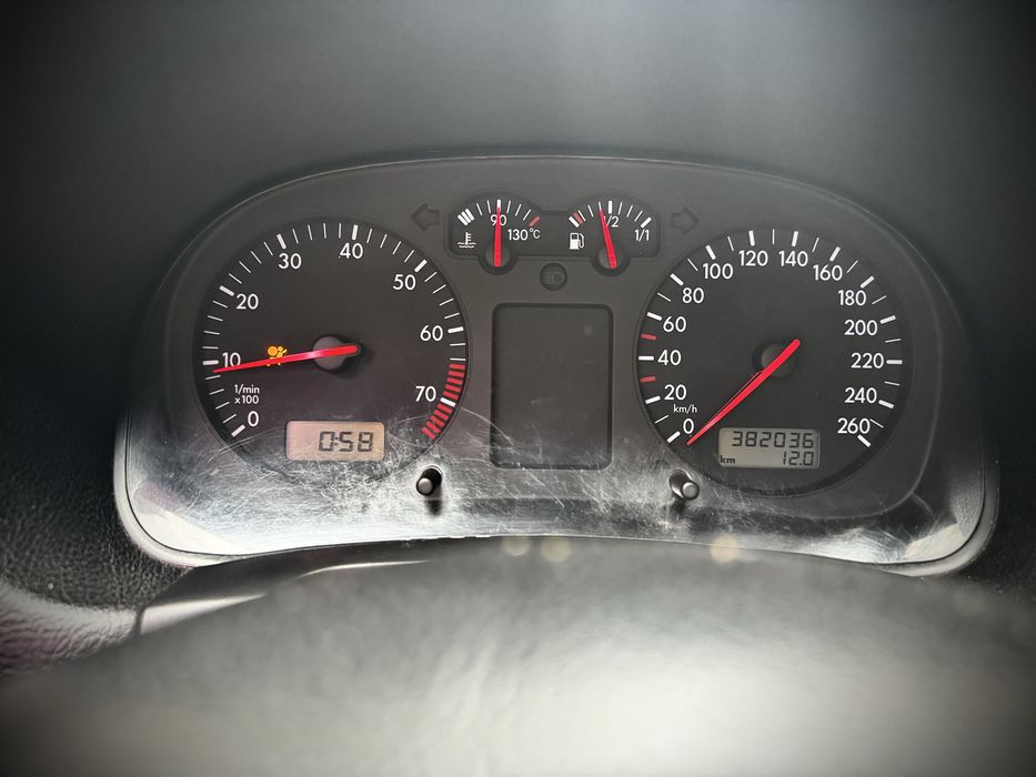 VW Bora 1.6 ( Golf4)