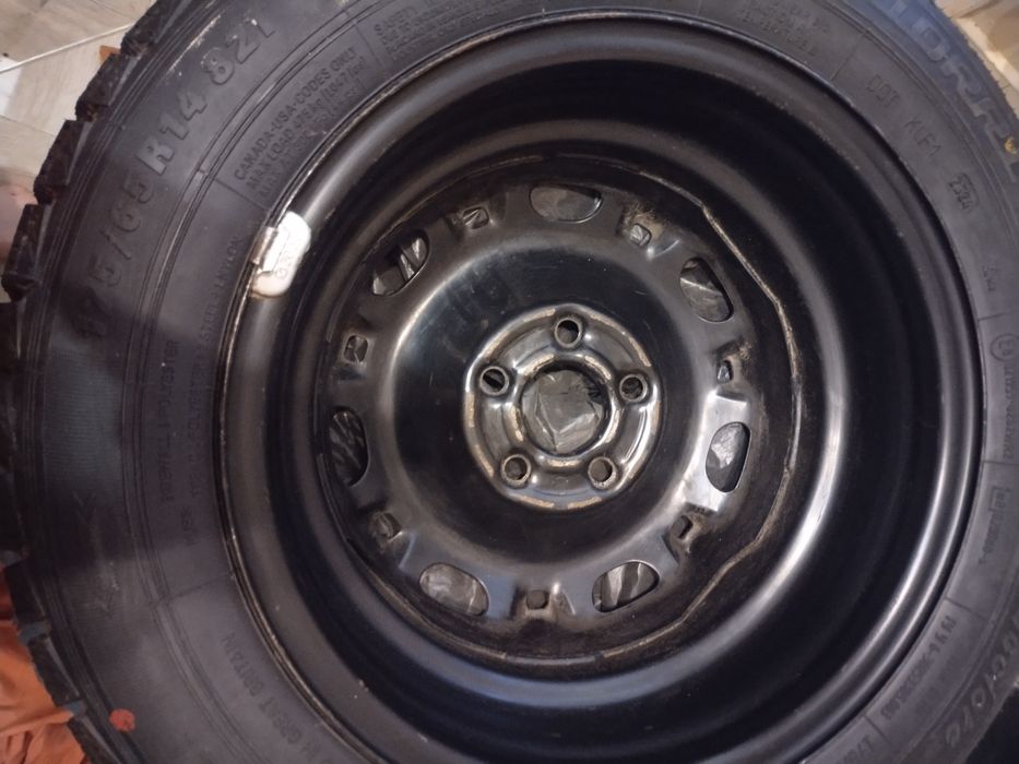 Шины на дисках комплект