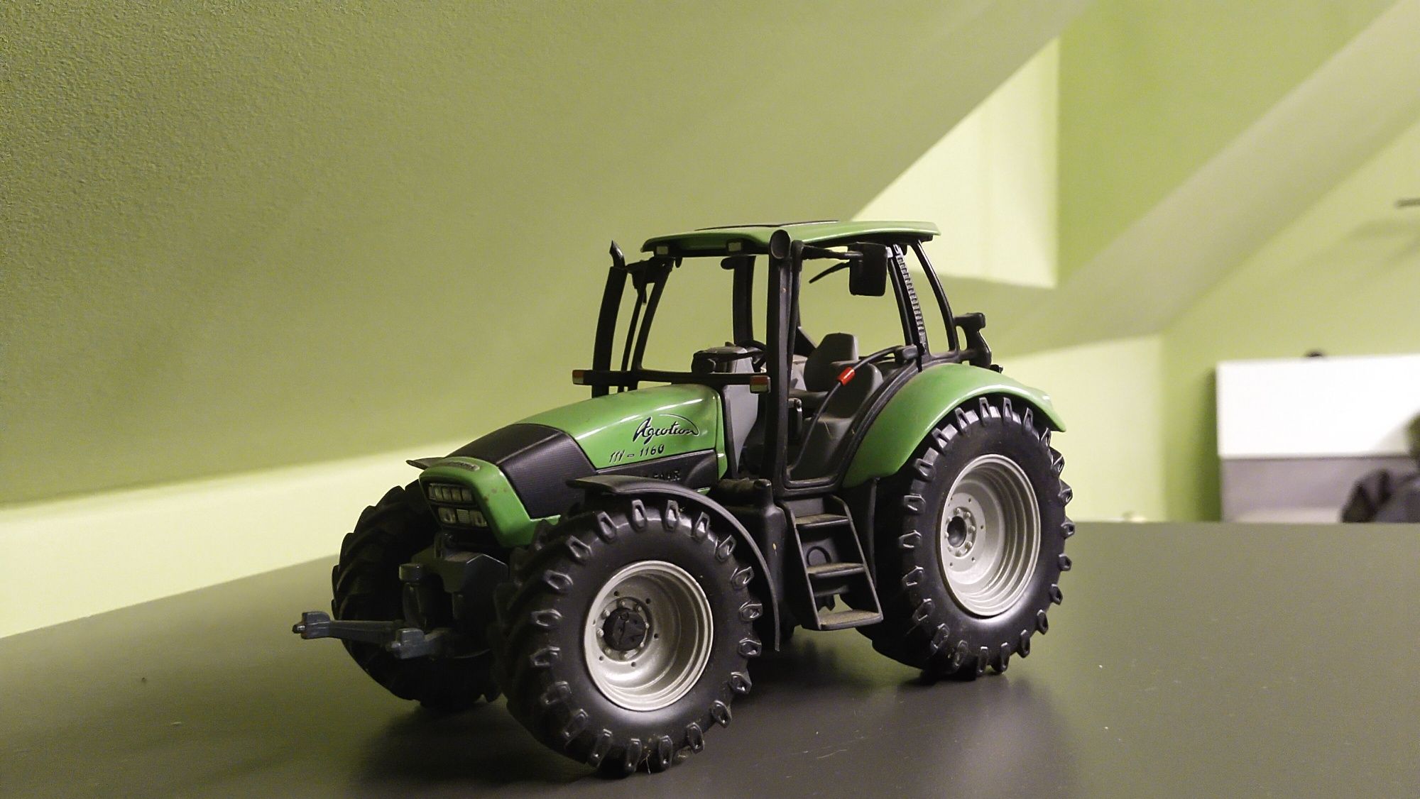 Deutz Fahr Ttv universal hobbies jak siku Britains 1 32