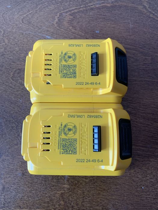 Продам 2 акумулятори DeWALT 2ah