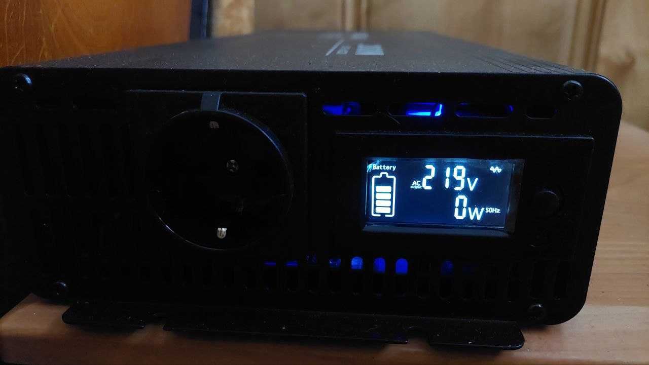Акция!Инвертор c 12V на 220V 1200W  с чистой синусоидой (Реально 1200