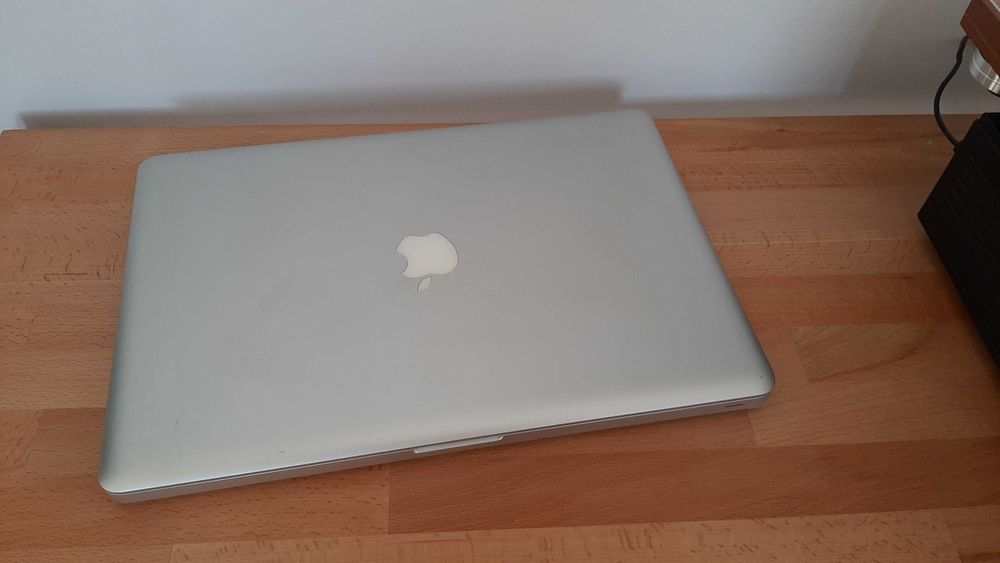 apple Macbook Pro A1286 i7 4gbRam,240 ssd,