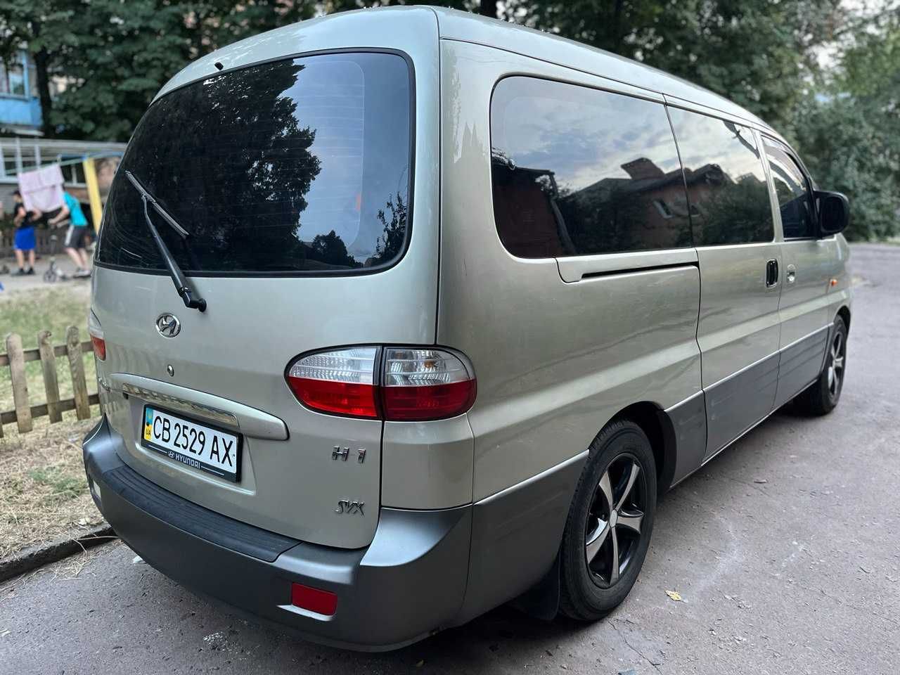 Hyundai h1 Газ-бенз, пасажир 8+1
