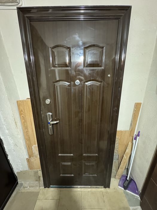Продам входные двери в идеальном состоянии