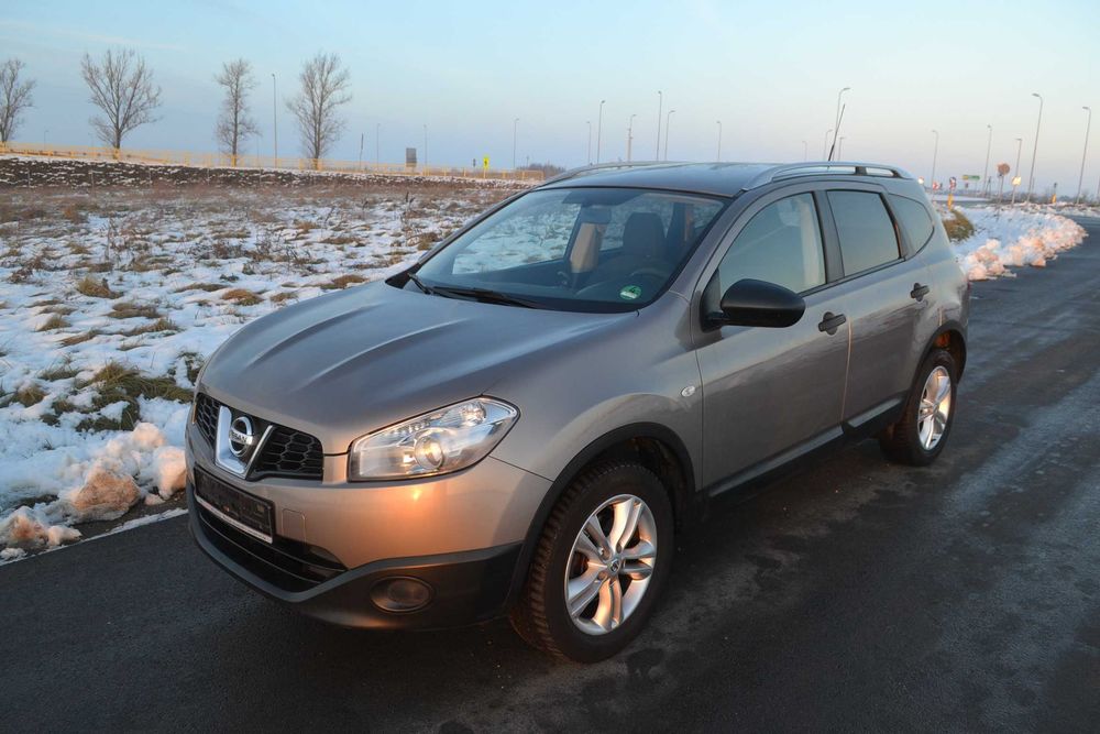 Nissan Qashqai + 2,  1.6 benzyna
