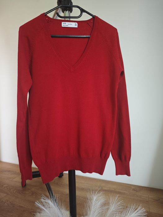 Czerwony sweter z długim rękawem i dekoltem w serek ZARA rozmiar XL kl