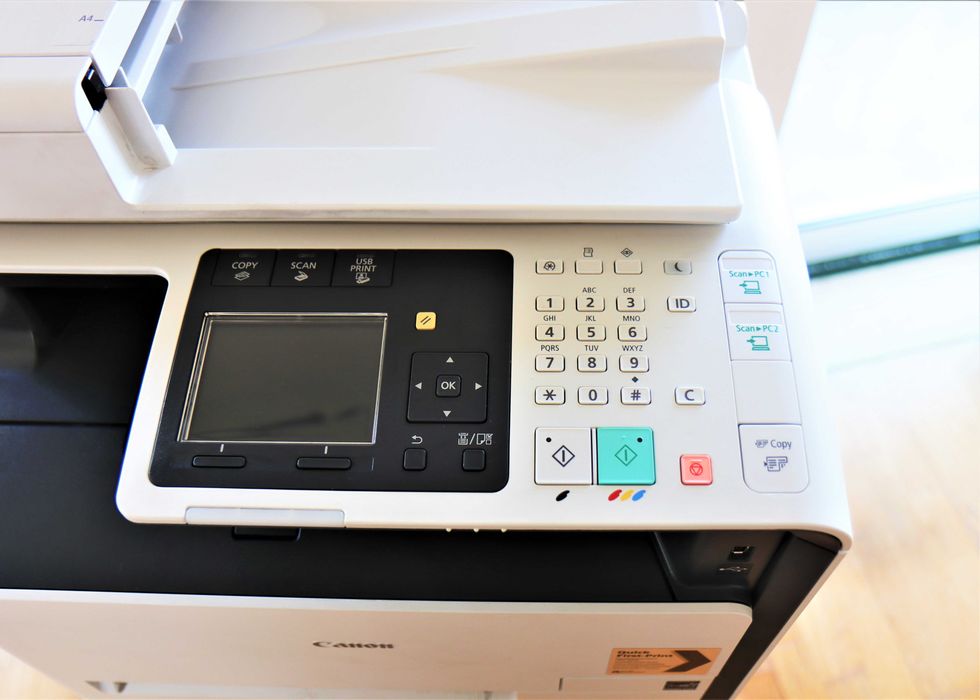 Impressora Canon i-Sensys MF8230Cn (LER DESCRIÇÃO)