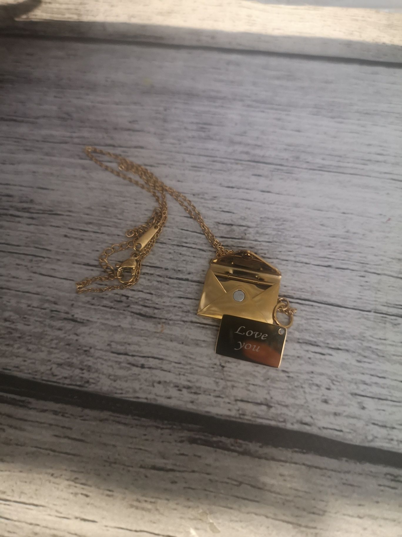 Wisiorek koperta z karteczką LOVE YOU