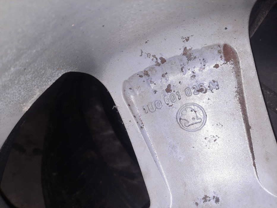 диски оригінальні 16 SKODA  (шини в подарунок). 6,5J x16H2 ET42