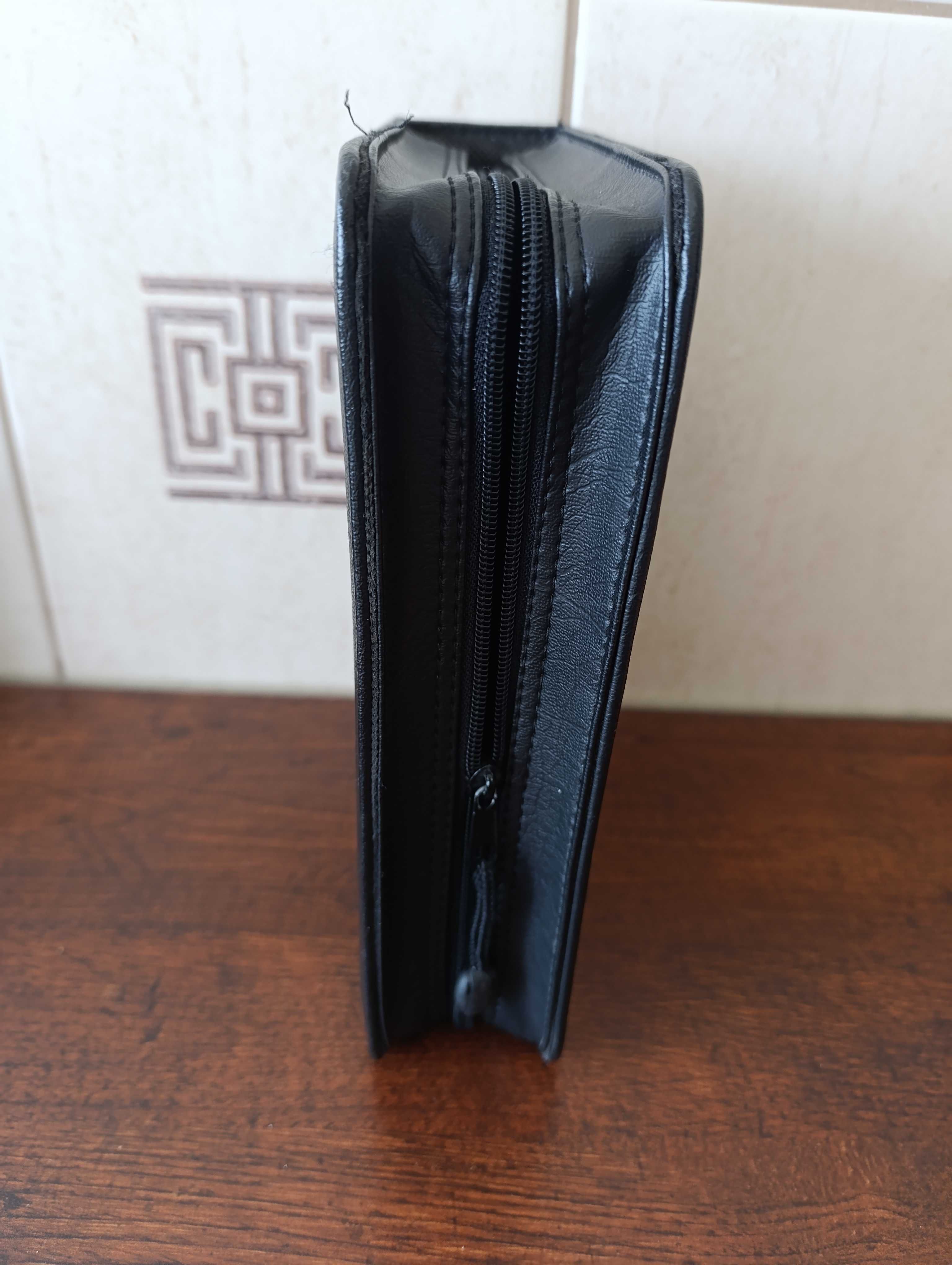 Etui na Biblię, dokumenty