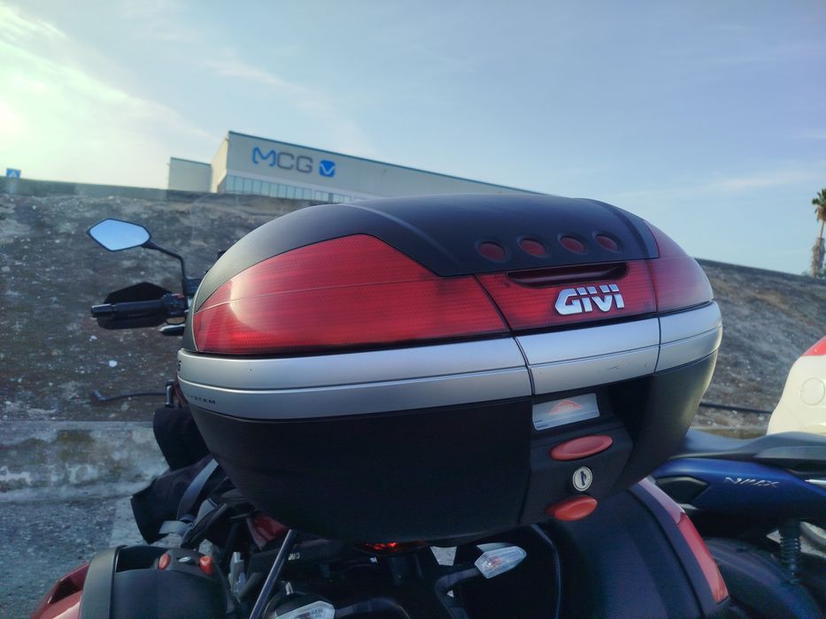 Vendo Top case Givi V46