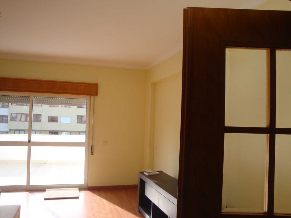 Aluga-se Apartamento T2 - Póvoa de Santa Iria