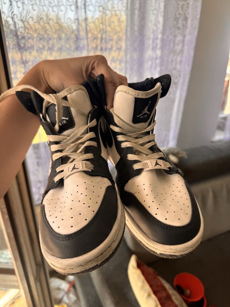 Jordany retro nike panda bialo czarne rozmiar 40